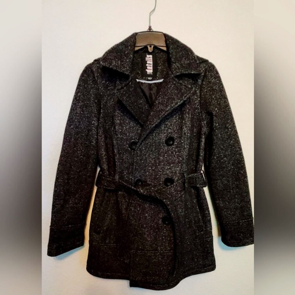 d.e.t.a.i.l.s intl Black Coat (small)
